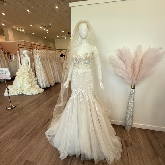 Plain Champagne Cathedral Veil main image 7